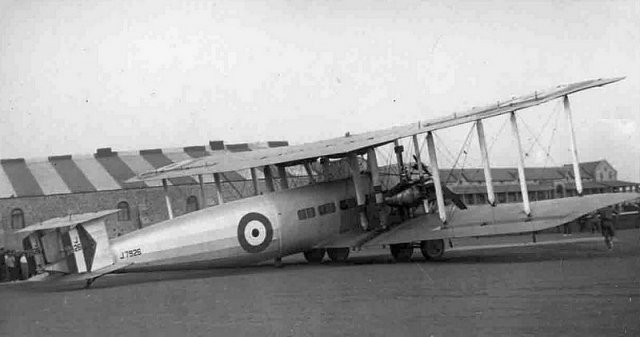 j7926 vickers victoria in karachi jan 1927 0920-0011a